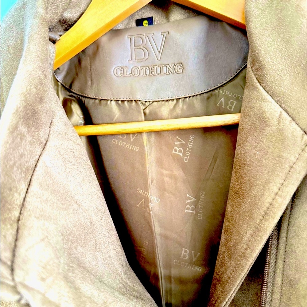 Italian Designer Suade Jacket - Picture 5 of 10